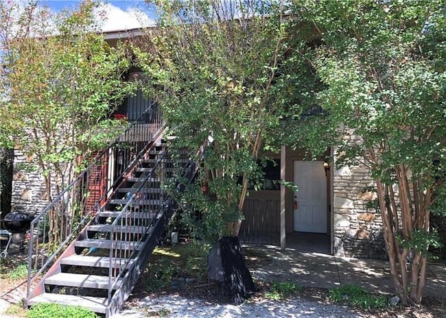 property at 7001 Oak Meadow Cir