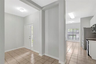 8205 Downpatrick Ct in Tampa, FL - Building Photo - Building Photo