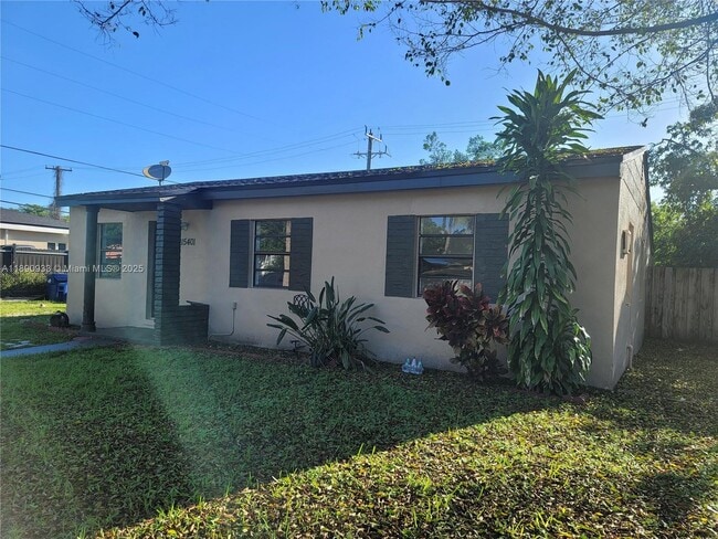 15401 NW 27th Pl in Opa Locka, FL - Building Photo - Building Photo