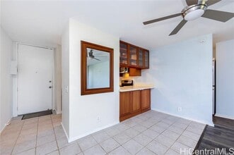 1015 Aoloa Pl in Kailua, HI - Building Photo - Building Photo