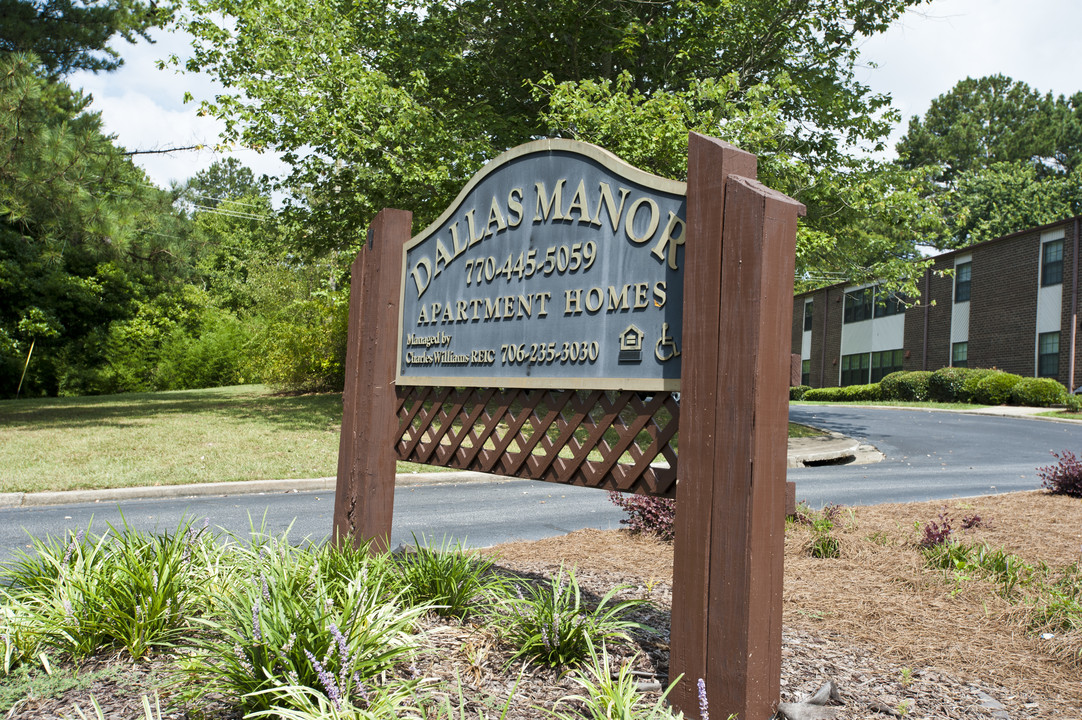 Dallas Manor Apartments in Dallas, GA - Building Photo