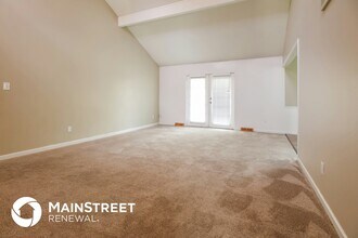 12212 E 58th Terrace in Kansas City, MO - Building Photo - Building Photo