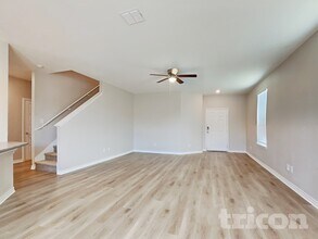 2631 Green Leaf Way, Unit 3113 in San Antonio, TX - Building Photo - Building Photo