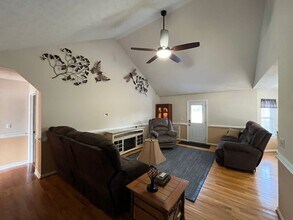 124 Erwin Hill Rd SE in Calhoun, GA - Building Photo - Building Photo