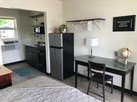 1600 Marion Rd SE, Unit 10 in Rochester, MN - Building Photo