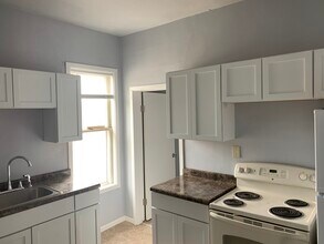 934 Water St, Unit Upper in Chippewa Falls, WI - Building Photo - Building Photo