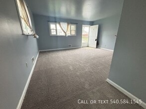 4230 Moomaw Ave NW in Roanoke, VA - Foto de edificio - Building Photo