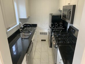 29 Littell Rd, Unit 80-3 in Brookline, MA - Building Photo - Building Photo
