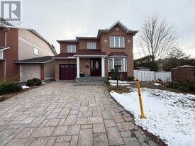 2 Kentsdale Dr in Ottawa, ON - Building Photo