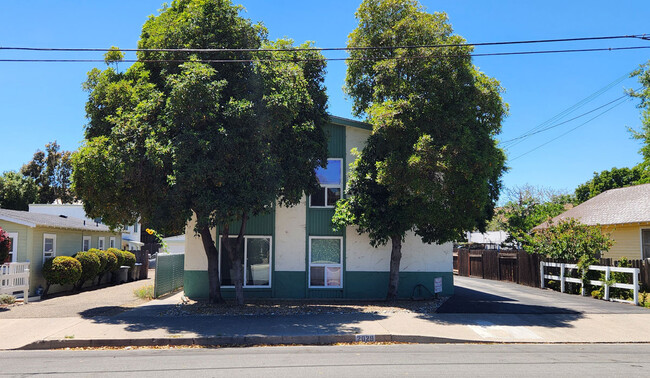 2029 Beebee St in San Luis Obispo, CA - Building Photo - Building Photo