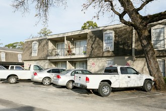 Dunhill Apartments in Houston, TX - Building Photo - Building Photo