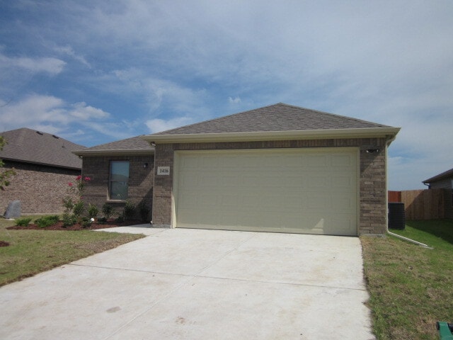 1416 Warringwood Dr in Greenville, TX - Building Photo - Building Photo