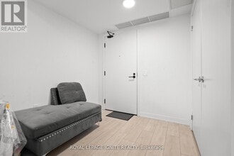 1604 Charles St in Whitby, ON - Building Photo - Building Photo