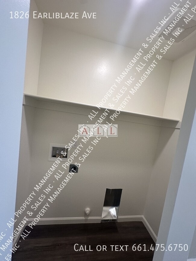 1826 Earliblaze Ave in Bakersfield, CA - Building Photo - Building Photo