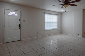 100 Ramon Cardenas Dr in Del Rio, TX - Building Photo - Building Photo