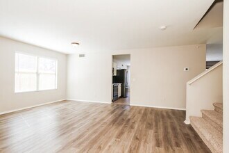 4614 N 92nd Ln in Phoenix, AZ - Building Photo - Building Photo