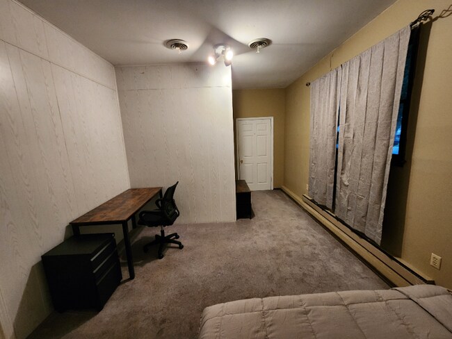 property at 216 S Glenview Dr