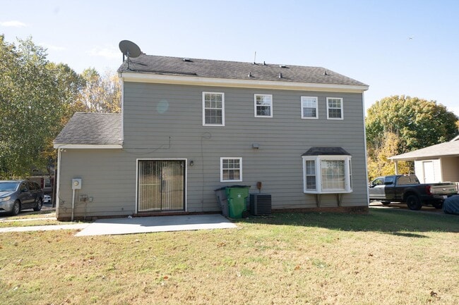 2219 Heather Glen Ln in Charlotte, NC - Building Photo - Building Photo