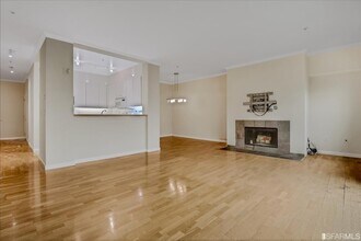 650 Chestnut St-Unit -408 in San Francisco, CA - Foto de edificio - Building Photo