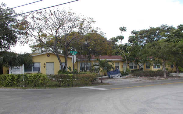 1229 Miami Rd in Fort Lauderdale, FL - Foto de edificio - Building Photo