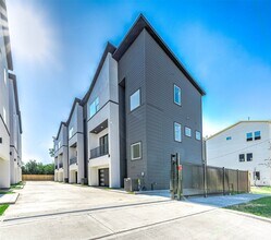 3209 St Emanuel St in Houston, TX - Building Photo - Building Photo