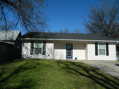 811 W Green in Stephenville, TX - Building Photo