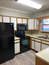 601 W Benton St, Unit C in Siloam Springs, AR - Foto de edificio - Building Photo