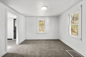 228 Evaline St in Pittsburgh, PA - Building Photo - Building Photo