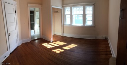 580 Ridgewood Rd-Unit -1 in Maplewood, NJ - Building Photo - Building Photo