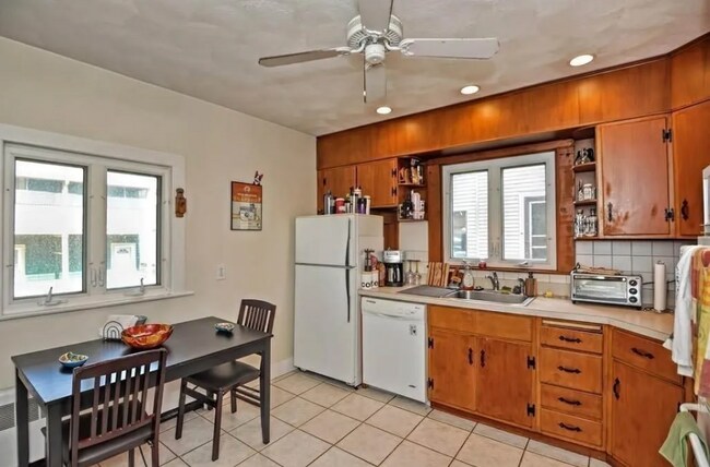 17 Princeton St, Unit 1 in Somerville, MA - Building Photo - Building Photo