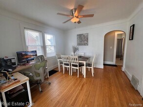 122 W Houstonia Ave, Unit A in Royal Oak, MI - Building Photo - Building Photo