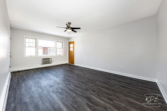 129 W Franklin Ave in Naperville, IL - Foto de edificio - Building Photo
