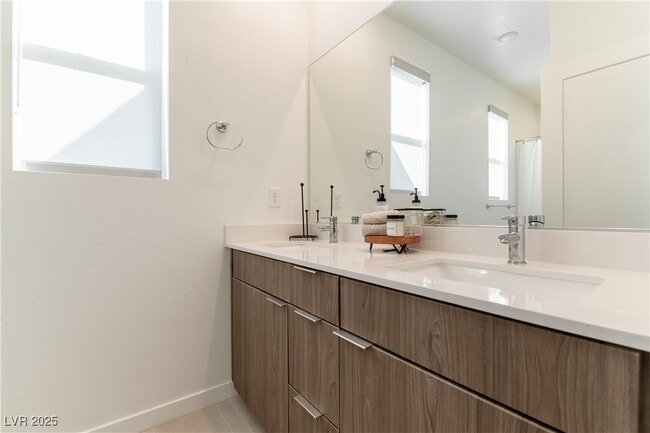 2526 Verdello St in Henderson, NV - Building Photo - Building Photo