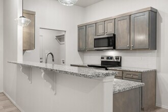 1122 N 7th St in Wolfforth, TX - Building Photo - Building Photo