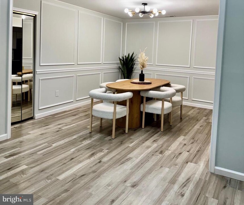 70303 Delaire Landing Rd in Philadelphia, PA - Building Photo