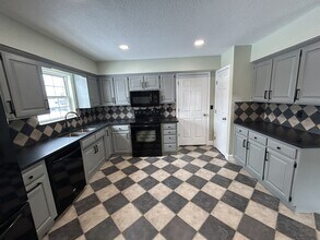 2312 W Birch St in Rogers, AR - Building Photo - Building Photo