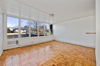 5 Duryea Pl-Unit -2F in Lynbrook, NY - Building Photo - Building Photo