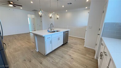 322 Cymbal Pl in Henderson, NV - Building Photo - Building Photo