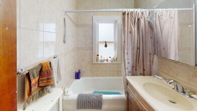 66 Nottinghill Rd, Unit 2 in Boston, MA - Building Photo - Building Photo