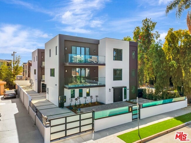 1921 Federal Ave in Los Angeles, CA - Building Photo - Building Photo