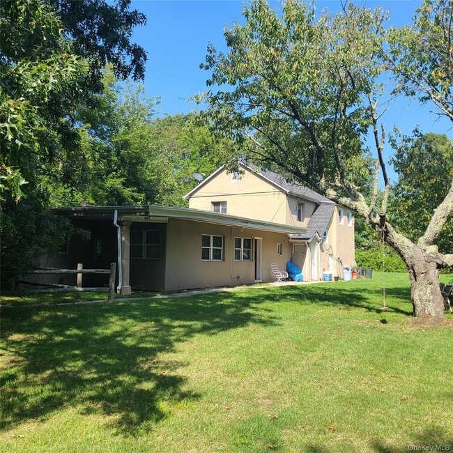 property at 118 Oak Ave