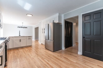 3 Heather Ln in Saratoga Springs, NY - Building Photo - Building Photo