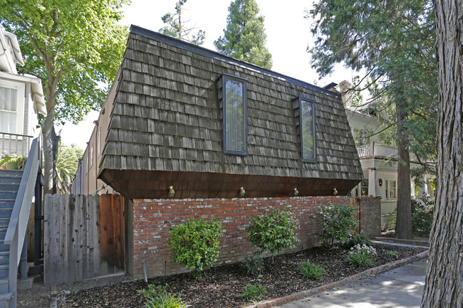 2721 F St in Sacramento, CA - Foto de edificio - Building Photo