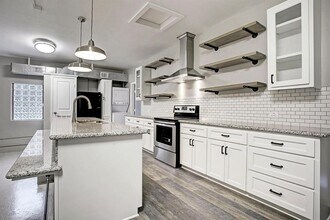 1329 Nicholson St in Houston, TX - Building Photo - Building Photo