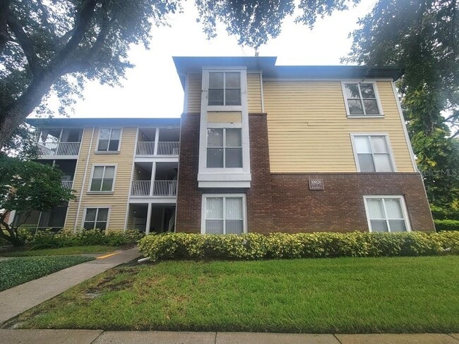 property at 10020 Strafford Oak Ct