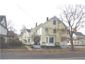 51 Charles St in Rochester, NH - Foto de edificio