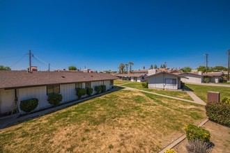 McCray Street Apartments in Bakersfield, CA - Building Photo - Building Photo