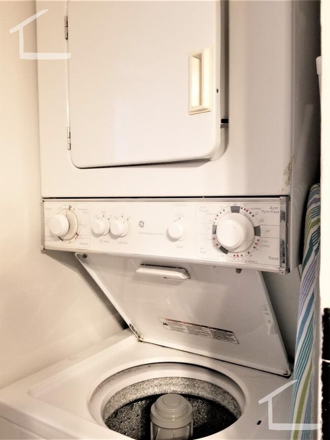 24 St Cyprians Pl in Boston, MA - Building Photo - Building Photo