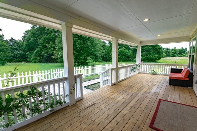 property at 404 N Meyersville Rd