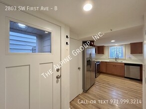 2803 SW 1st Ave in Portland, OR - Building Photo - Building Photo